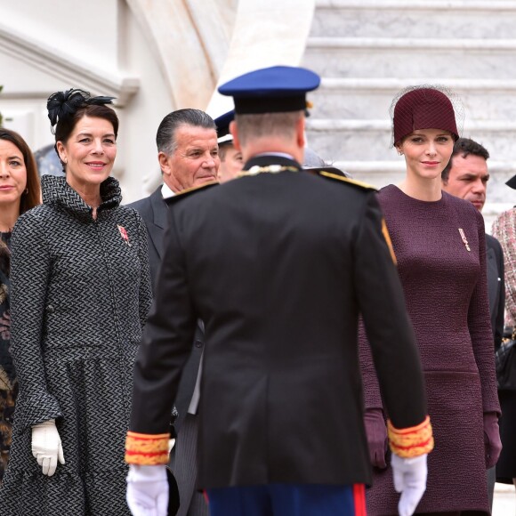 La princesse Caroline de Hanovre, le prince Albert II de Monaco et sa femme la princesse Charlène de Monaco, Charlotte Casiraghi - La famille princière de Monaco dans la cour du palais lors de la Fête Nationale monégasque à Monaco le 19 novembre 2015. © Bruno Bebert / Olivier Huitel / Pool Restreint Monaco / Bestimage  Monaco's family for Monaco National Day at the princely palace in Monaco on november 19, 2015.19/11/2015 - 