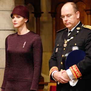 La princesse Charlene et le prince Albert II de Monaco - La famille princière de Monaco en la cathédrale lors de la fête nationale de Monaco. Le 19 novembre 2015 © Bruno Bebert-Olivier Huitel / Pool Restreint Monaco / Bestimage  Princely family of Monaco at the Cathedral of Monaco during the official ceremonies for the Monaco National Day at Cathedrale Notre-Dame-Immaculee de Monaco on November 19, 2015 in Monaco, Monaco19/11/2015 - Monaco