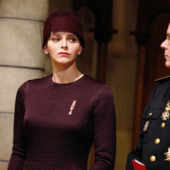 La princesse Charlene et le prince Albert II de Monaco - La famille princière de Monaco en la cathédrale lors de la fête nationale de Monaco. Le 19 novembre 2015 © Bruno Bebert-Olivier Huitel / Pool Restreint Monaco / Bestimage  Princely family of Monaco at the Cathedral of Monaco during the official ceremonies for the Monaco National Day at Cathedrale Notre-Dame-Immaculee de Monaco on November 19, 2015 in Monaco, Monaco19/11/2015 - Monaco