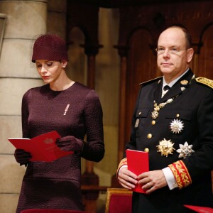 La princesse Charlene et le prince Albert II de Monaco - La famille princière de Monaco en la cathédrale lors de la fête nationale de Monaco. Le 19 novembre 2015 © Bruno Bebert-Olivier Huitel / Pool Restreint Monaco / Bestimage