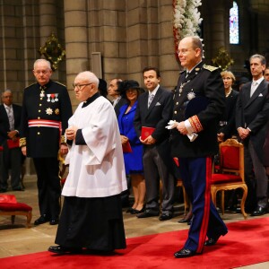 La princesse Charlene et le prince Albert II de Monaco - La famille princière de Monaco en la cathédrale lors de la fête nationale de Monaco. Le 19 novembre 2015 © Bruno Bebert-Olivier Huitel / Pool Restreint Monaco / Bestimage  Princely family of Monaco at the Cathedral of Monaco during the official ceremonies for the Monaco National Day at Cathedrale Notre-Dame-Immaculee de Monaco on November 19, 2015 in Monaco, Monaco19/11/2015 - Monaco