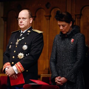 La princesse Charlene et le prince Albert II de Monaco, la princesse Caroline de Hanovre - La famille princière de Monaco en la cathédrale lors de la fête nationale de Monaco. Le 19 novembre 2015 © Bruno Bebert-Olivier Huitel / Pool Restreint Monaco / Bestimage