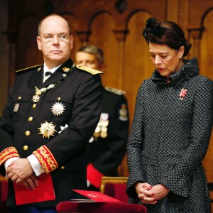 Le prince Albert II de Monaco et la princesse Caroline de Hanovre - La famille princière de Monaco en la cathédrale lors de la fête nationale de Monaco. Le 19 novembre 2015 © Bruno Bebert-Olivier Huitel / Pool Restreint Monaco / Bestimage  Princely family of Monaco at the Cathedral of Monaco during the official ceremonies for the Monaco National Day at Cathedrale Notre-Dame-Immaculee de Monaco on November 19, 2015 in Monaco, Monaco19/11/2015 - Monaco