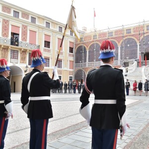 La princesse Stéphanie de Monaco, la princesse Alexandra de Hanovre, la princesse Caroline de Hanovre, le prince Albert II de Monaco et sa femme la princesse Charlène de Monaco, Charlotte Casiraghi, Pierre Casiraghi et sa femme Beatrice Borromeo, Louis Ducruet - La famille princière de Monaco dans la cour du palais lors de la Fête Nationale monégasque à Monaco le 19 novembre 2015. © Gaetan Luci / Palais Princier Monaco / Bestimage  Monaco's family for Monaco National Day at the princely palace in Monaco on november 19, 2015.19/11/2015 - 