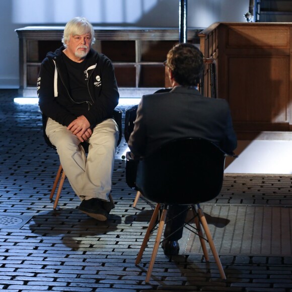 Exclusif - Paul Watson (co-fondateur de Greenpeace et fondateur de Sea Shepherd), Bernard Montiel - Enregistrement de l'émission "Animaux Stars", qui sera diffusée en juin 2016 sur la chaîne TV Animaux, au Bastille Design Center à Paris. Le 17 novembre 2015. 
