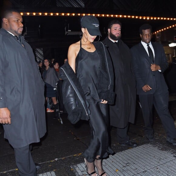 Rihanna arrive à l'Up&Down pour assister à l'after-show party de Travi$ Scott'. New York, le 19 novembre 2015.