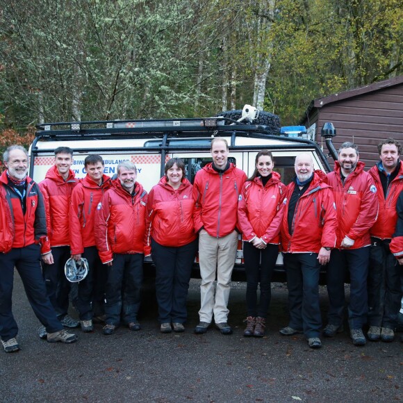 La duchesse de Cambridge, Catherine Kate Middleton et le prince William s'essayent à l'escalade lors d'une visite au Towers Residential Outdoor Education Centre le 20 novembre 2015 à Capel Curig.  CAPEL CURIG, UNITED KINGDOM - NOVEMBER 20: Catherine, Duchess of Cambridge ascends a climbing wall as she visits the Towers Residential Outdoor Education Centre on November 20, 2015 in Capel Curig, United Kingdom. The Towers is an outdoor education centre run by Wolverhampton Council providing adventure activities for children.20/11/2015 - Capel Curig