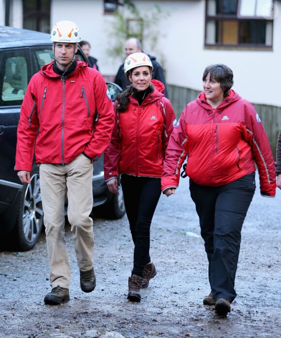 Catherine Kate Middleton, duchesse de Cambridge et le prince William, duc de Cambridge, font de l'escalade au centre d'activités pour les enfants de Capel Curig le 20 novembre 2015.  20th November 2015 Wales UK Britain'sPrince William and Catherine, Duchess of Cambridge during a visit to Towers Residential Outdoor Education Centre on November 20, 2015 in Capel Curig, United Kingdom. The Towers is an outdoor education centre run by Wolverhampton Council providing adventure activities for children.20/11/2015 - Capel Curig