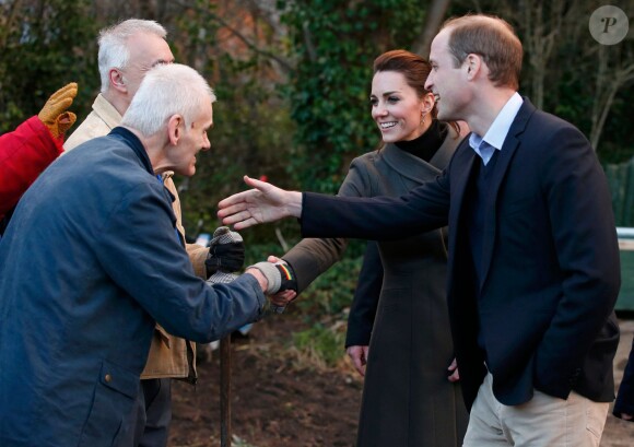 Le prince William, le duc de Cambridge et Catherine Kate Middleton, la duchesse de Cambridge visitent le "Vale of Clwyd Mind Men's Shed project" à Denbigh, le 20 novembre 2015.  Britain's Prince William and Catherine, Duchess of Cambridge during a visit to the Vale of Clwyd Mind Men's Shed project in Denbigh, Wales, on November 20, 2015.20/11/2015 - Denbigh
