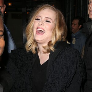 La chanteuse Adele quitte son hôtel pour aller dîner au restaurant dans le quartier de West Village à New York. Le 19 novembre 2015