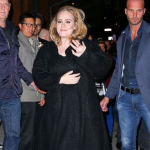 Adele dans les rues de New York, le 16 novembre 2015.