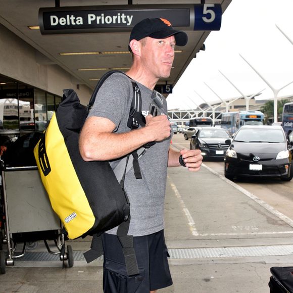 Lance Armstrong, à l'aéroport de LAX à Los Angeles, le 16 octobre 2015