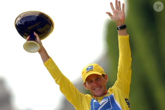 Lance Armstrong après sa cinquième victoire sur le Tour de France, le 27 juillet 2003