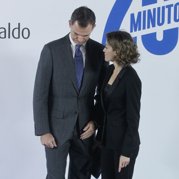 La reine Letizia et le roi Felipe d'Espagne ont pris part le 24 novembre 2015 à l'événement marquant les 15 ans de 20 Minutos à la Casa de Correos à Madrid.