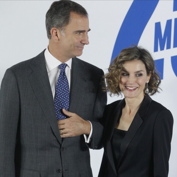 La reine Letizia et le roi Felipe d'Espagne ont pris part le 24 novembre 2015 à l'événement marquant les 15 ans de 20 Minutos à la Casa de Correos à Madrid.