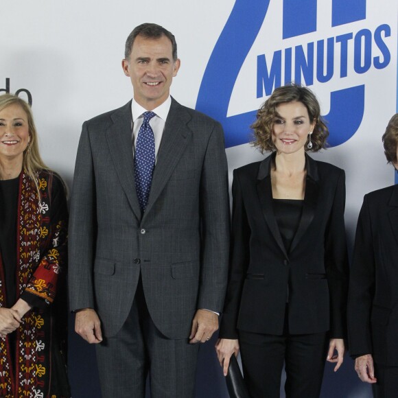 La reine Letizia et le roi Felipe d'Espagne ont pris part le 24 novembre 2015 à l'événement marquant les 15 ans de 20 Minutos à la Casa de Correos à Madrid.