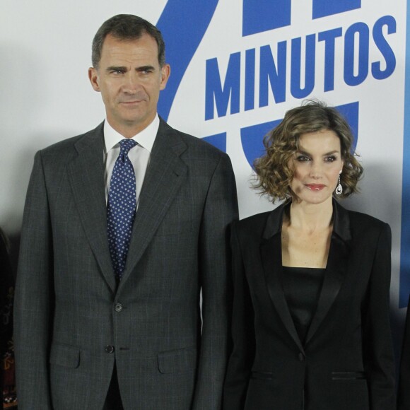 La reine Letizia et le roi Felipe d'Espagne ont pris part le 24 novembre 2015 à l'événement marquant les 15 ans de 20 Minutos à la Casa de Correos à Madrid.
