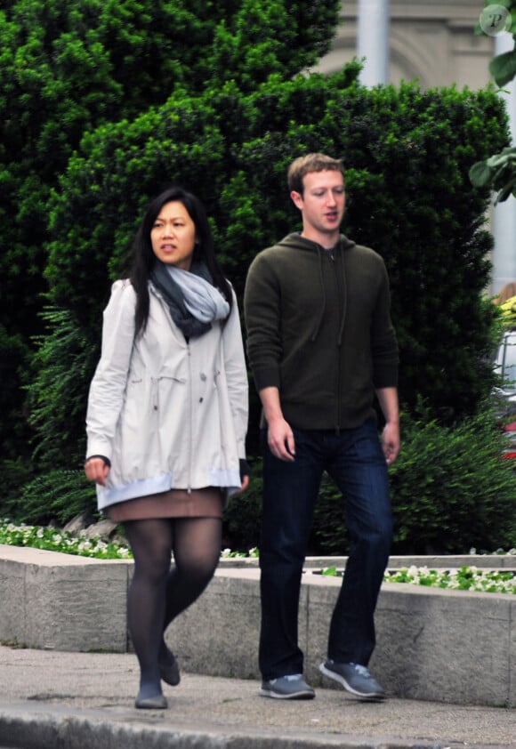 Mark Zuckerberg et sa femme Priscilla Chan dans les rues de Budapest, le 28 mai 2013