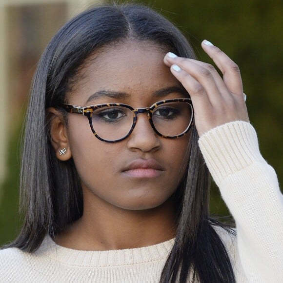 Barack Obama a sauvé une dinde à l'occasion de la fête de Thanksgiving, à la Maison Blanche, en compagnie de ses filles Sasha et Malia, le 25 novembre 2015