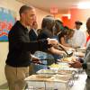 Le clan Obama a servi des repas aux sans-abris et aux vétérans, à Washington pour Thanksgiving, le 25 novembre 2015