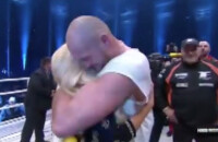 Tyson Fury a chanté pour sa femme Paris, enceinte, après sa victoire aux dépens de Wladimir Klitschko le 28 novembre 2015 à Düsseldorf.