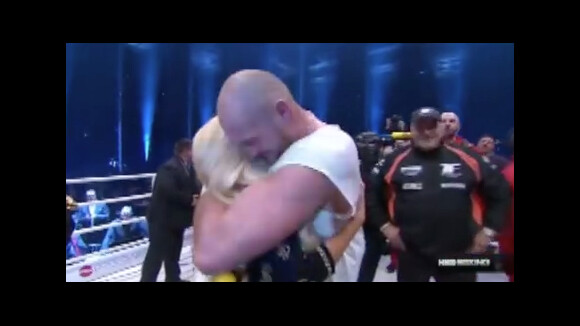 Tyson Fury a chanté pour sa femme Paris, enceinte, après sa victoire aux dépens de Wladimir Klitschko le 28 novembre 2015 à Düsseldorf.
