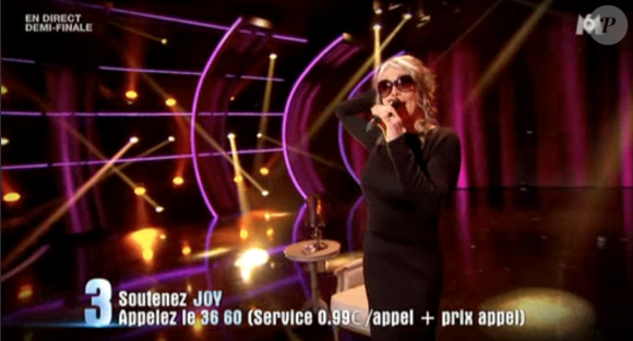 Joy, dans la demi-finale d'Incroyable Talent saison 10 sur M6, le mardi 1er décembre 2015.