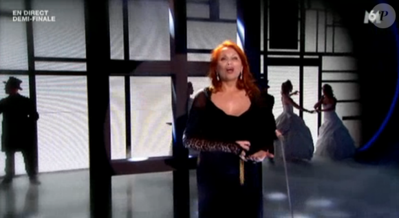 Françoise, dans la demi-finale d'Incroyable Talent saison 10 sur M6, le mardi 1er décembre 2015.