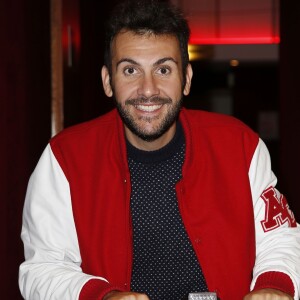 Exclusif - Laurent Ournac pose dans sa loge au Casino de Paris lors de la générale de la pièce "Le Gai Mariage" à Paris le 8 septembre 2015.