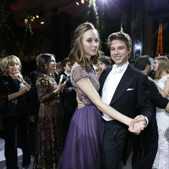 Exclusif - La comtesse Gloria de Limburg-Stirum (robe Zuhair Murad) et son cavalier le comte François de Limburg-Stirum lors de la 23e édition du Bal des débutantes au Palais de Chaillot à Paris, le 28 novembre 2015. © Jacovides/Borde/Moreau/Bestimage