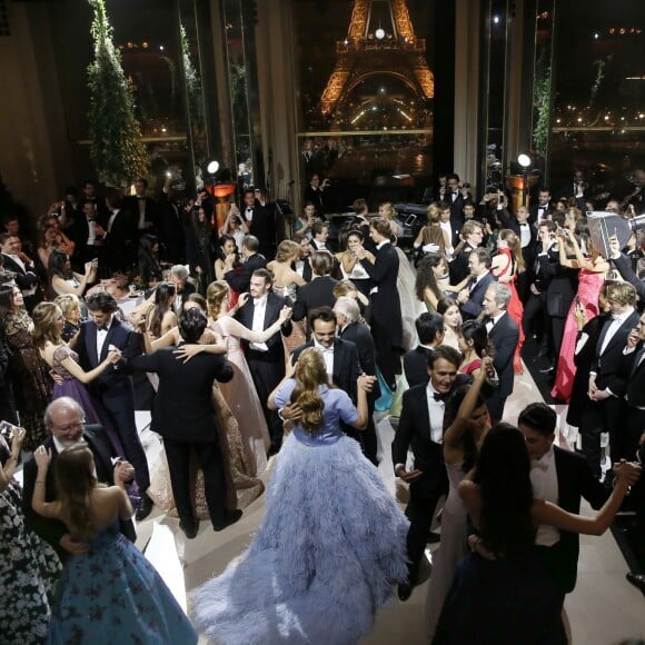 Exclusif - Ambiance  lors de la 23e édition du Bal des débutantes au Palais de Chaillot à Paris, le 28 novembre 2015. ©Jacovides/Borde/Moreau/Bestimage