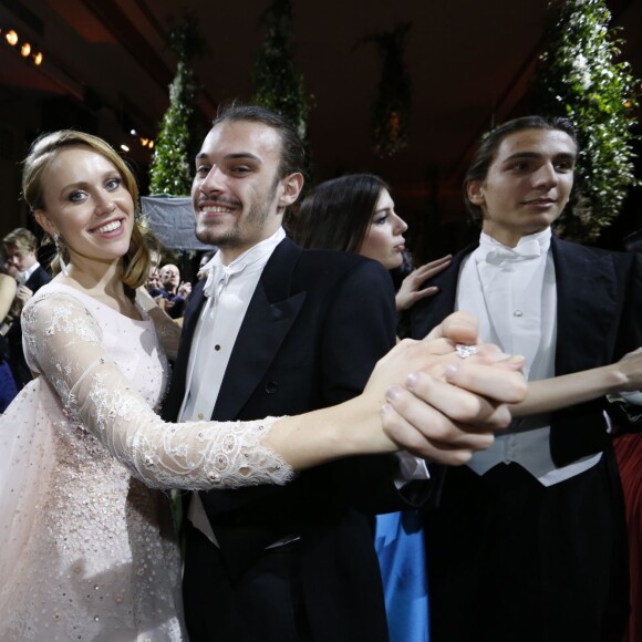 Exclusif - Klió Kosuth (robe Georges Hobeika Couture, bijoux Payal New York) et son cavalier Thomus DaCosta  lors de la 23e édition du Bal des débutantes au Palais de Chaillot à Paris, le 28 novembre 2015. ©Jacovides/Borde/Moreau/Bestimage
