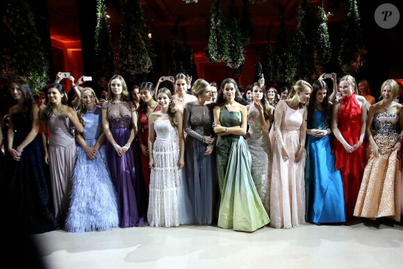 Exclusif - Ouverture du bal lors de la 23e édition du Bal des débutantes au Palais de Chaillot à Paris, le 28 novembre 2015. ©Jacovides/Borde/Moreau/Bestimage