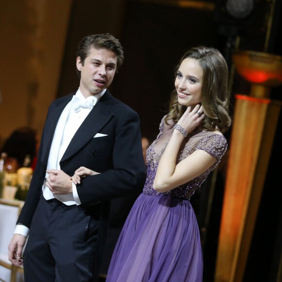Exclusif - Prix Spécial - La comtesse Gloria de Limburg-Stirum (robe Zuhair Murad, bijoux Payal New York) et son cavalier le comte François de Limburg-Stirum lors de la Vingt-troisième édition du Bal au Palais de Chaillot à Paris, le 28 novembre 2015.  © Le Bal/Jacovides/Borde/Moreau/Bestimage