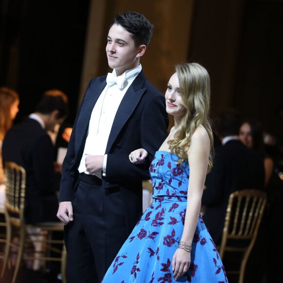 Exclusif - Skye McCaw (robe Oscar de la Renta, bijoux Payal New York) et son cavalier le comte Léopold van der Noot d'Assche lors de la Vingt-troisième édition du Bal au Palais de Chaillot à Paris, le 28 novembre 2015.  © Le Bal/Jacovides/Borde/Moreau/Bestimage