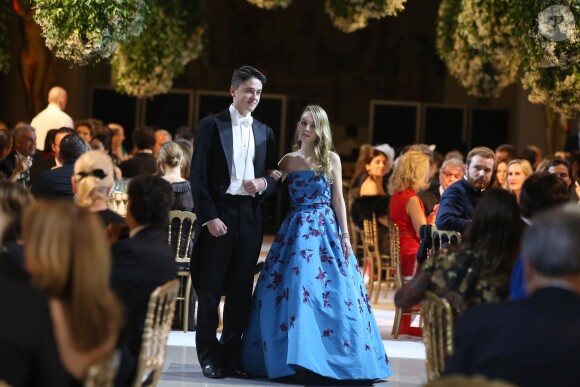 Exclusif - Skye McCaw (robe Oscar de la Renta, bijoux Payal New York) et son cavalier le comte Léopold van der Noot d'Assche lors de la Vingt-troisième édition du Bal au Palais de Chaillot à Paris, le 28 novembre 2015.  © Le Bal/Jacovides/Borde/Moreau/Bestimage