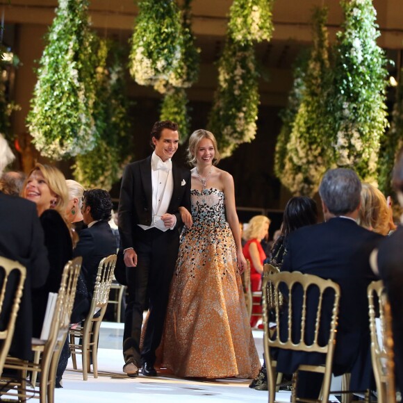 Exclusif - Almudena Lapique (robe Jorge Vázquez, bijoux Payal New York) et son cavalier Nicolas Dard lors de la Vingt-troisième édition du Bal au Palais de Chaillot à Paris, le 28 novembre 2015.  © Le Bal/Jacovides/Borde/Moreau/Bestimage