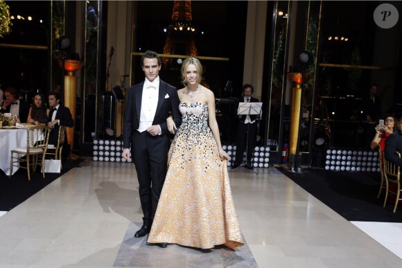 Exclusif - Almudena Lapique (robe Jorge Vázquez, bijoux Payal New York) et son cavalier Nicolas Dard lors de la Vingt-troisième édition du Bal au Palais de Chaillot à Paris, le 28 novembre 2015.  © Le Bal/Jacovides/Borde/Moreau/Bestimage