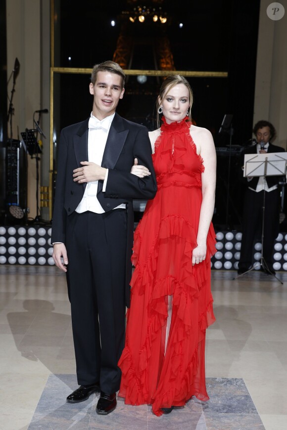 Exclusif - Tara Hunt (robe Delphine Manivet, bijoux Payal New York) et son cavalier Tommaso Cuniberti lors de la Vingt-troisième édition du Bal au Palais de Chaillot à Paris, le 28 novembre 2015.  © Le Bal/Jacovides/Borde/Moreau/Bestimage