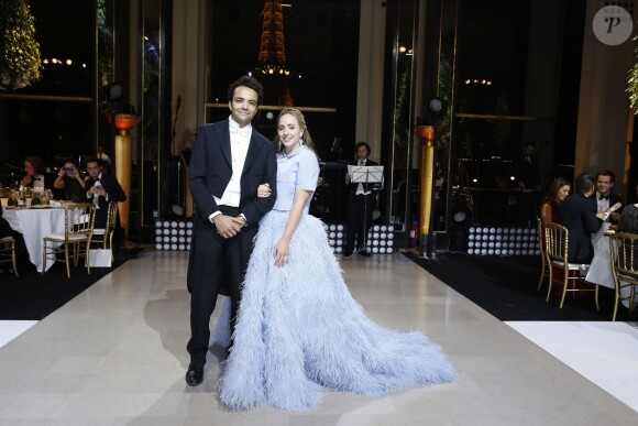 Exclusif - Olivia Hallisey (robe Giambattista Valli Haute Couture, bijoux Payal New York) et son cavalier Jules Verdet lors de la Vingt-troisième édition du Bal au Palais de Chaillot à Paris, le 28 novembre 2015.  © Le Bal/Jacovides/Borde/Moreau/Bestimage