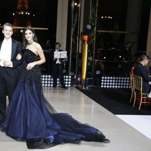 Exclusif - Natalia Fares (robe Ralph & Russo, bijoux Payal New York) et son cavalier Thomas Coleridge lors de la Vingt-troisième édition du Bal au Palais de Chaillot à Paris, le 28 novembre 2015.  © Le Bal/Jacovides/Borde/Moreau/Bestimage