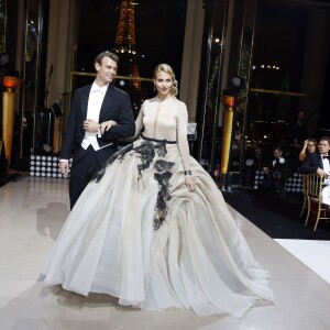 Exclusif - La comtesse Victoria von Faber-Castell (robe Stéphane Rolland Haute Couture, bijoux Payal New York) et son cavalier Jacob Madaus-Brück lors de la Vingt-troisième édition du Bal au Palais de Chaillot à Paris, le 28 novembre 2015.  © Le Bal/Jacovides/Borde/Moreau/Bestimage