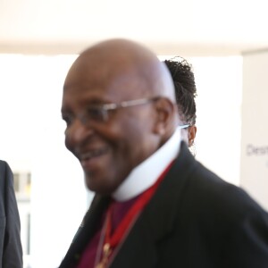 Le prince Harry a rencontré l'archevêque anglican sud-africain Emeritus Desmond Tutu, à Cape Town, au premier jour de sa visite officielle en Afrique du Sud. Le 30 novembre 2015