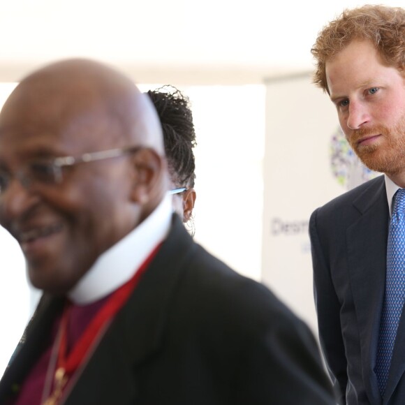 Le prince Harry a rencontré l'archevêque anglican sud-africain Emeritus Desmond Tutu, à Cape Town, au premier jour de sa visite officielle en Afrique du Sud. Le 30 novembre 2015