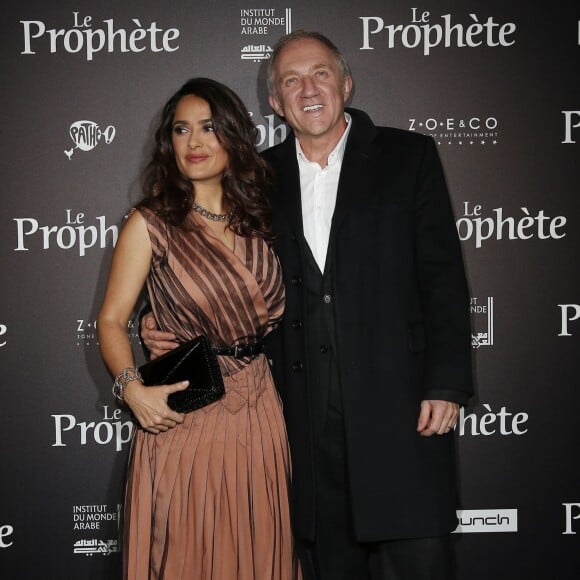 Salma Hayek et son mari François-Henri Pinault - Avant-première du film "Le Prophète" à l'Institut du monde arabe à Paris, le 30 novembre 2015.