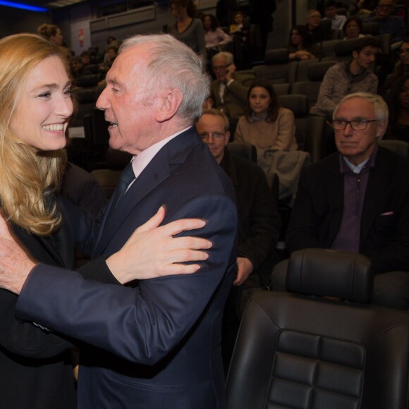 Exclusif - François Pinault, Julie Gayet - Intérieur lors de l'avant-première du film "Le Prophète" à l'Institut du monde arabe à Paris, le 30 novembre 2015.