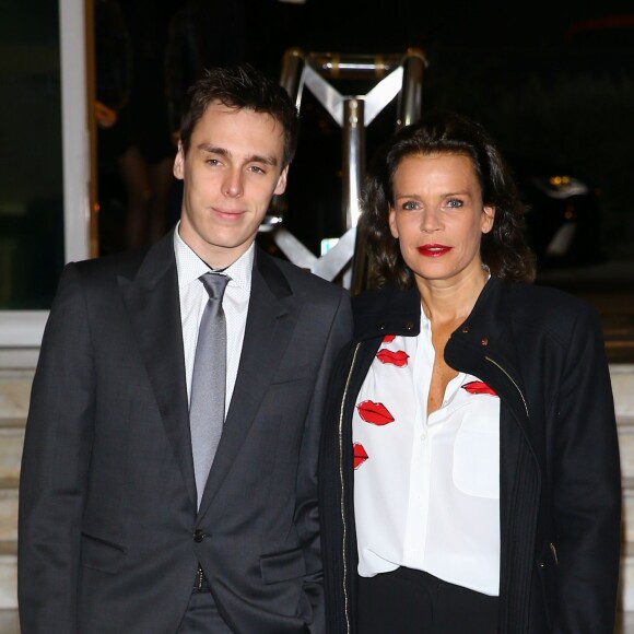 Exclusif - La princesse Stéphanie de Monaco, présidente de Fight Aids Monaco et ambassadrice de l'ONUSIDA, et son fils Louis Ducruet - Ventes aux enchères en faveur de Fight Aids Monaco à l'hôtel Le Meridien Beach Plaza à Monaco, le 1er décembre 2015. ©Bruno Bebert/Olivier Huitel/Pool Restreint/Bestimage