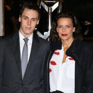 Exclusif - La princesse Stéphanie de Monaco, présidente de Fight Aids Monaco et ambassadrice de l'ONUSIDA, et son fils Louis Ducruet - Ventes aux enchères en faveur de Fight Aids Monaco à l'hôtel Le Meridien Beach Plaza à Monaco, le 1er décembre 2015. ©Bruno Bebert/Olivier Huitel/Pool Restreint/Bestimage