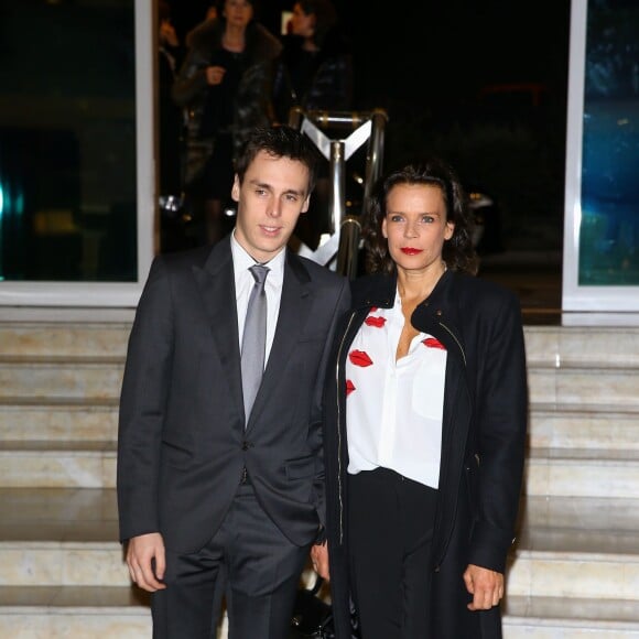 Exclusif - La princesse Stéphanie de Monaco, présidente de Fight Aids Monaco et ambassadrice de l'ONUSIDA, et son fils Louis Ducruet - Ventes aux enchères en faveur de Fight Aids Monaco à l'hôtel Le Meridien Beach Plaza à Monaco, le 1er décembre 2015. ©Bruno Bebert/Olivier Huitel/Pool Restreint/Bestimage