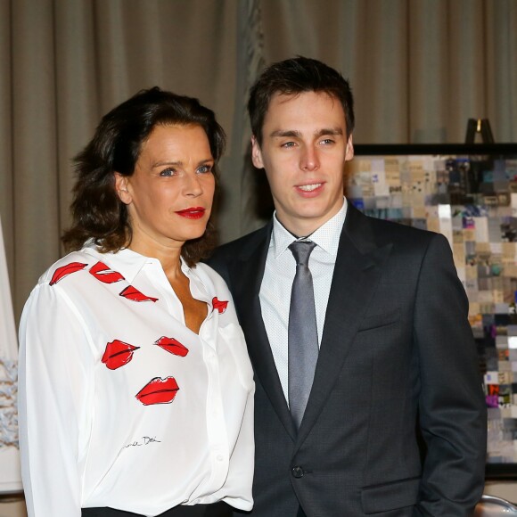 Exclusif - La princesse Stéphanie de Monaco, présidente de Fight Aids Monaco et ambassadrice de l'ONUSIDA, et son fils Louis Ducruet - Ventes aux enchères en faveur de Fight Aids Monaco à l'hôtel Le Meridien Beach Plaza à Monaco, le 1er décembre 2015. ©Bruno Bebert/Olivier Huitel/Pool Restreint/Bestimage